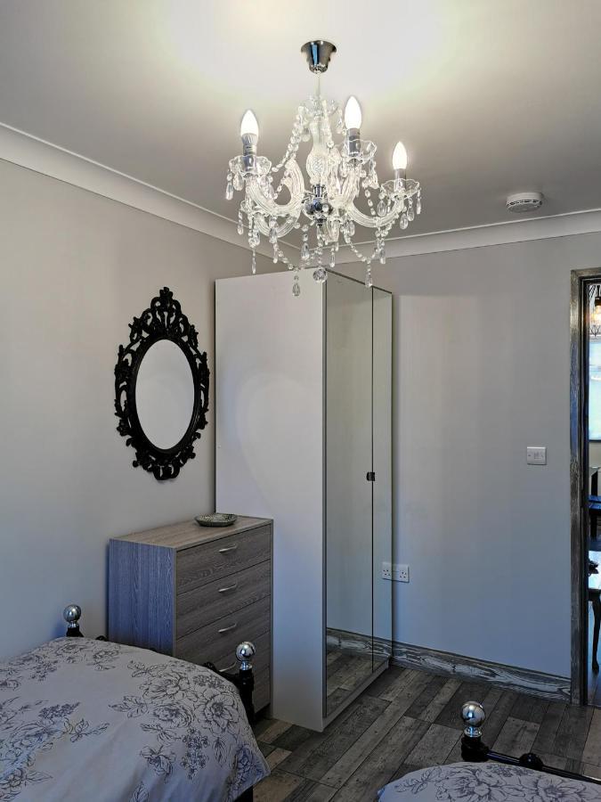 Palaz-2 bedroom flat Edmonton Kültér fotó