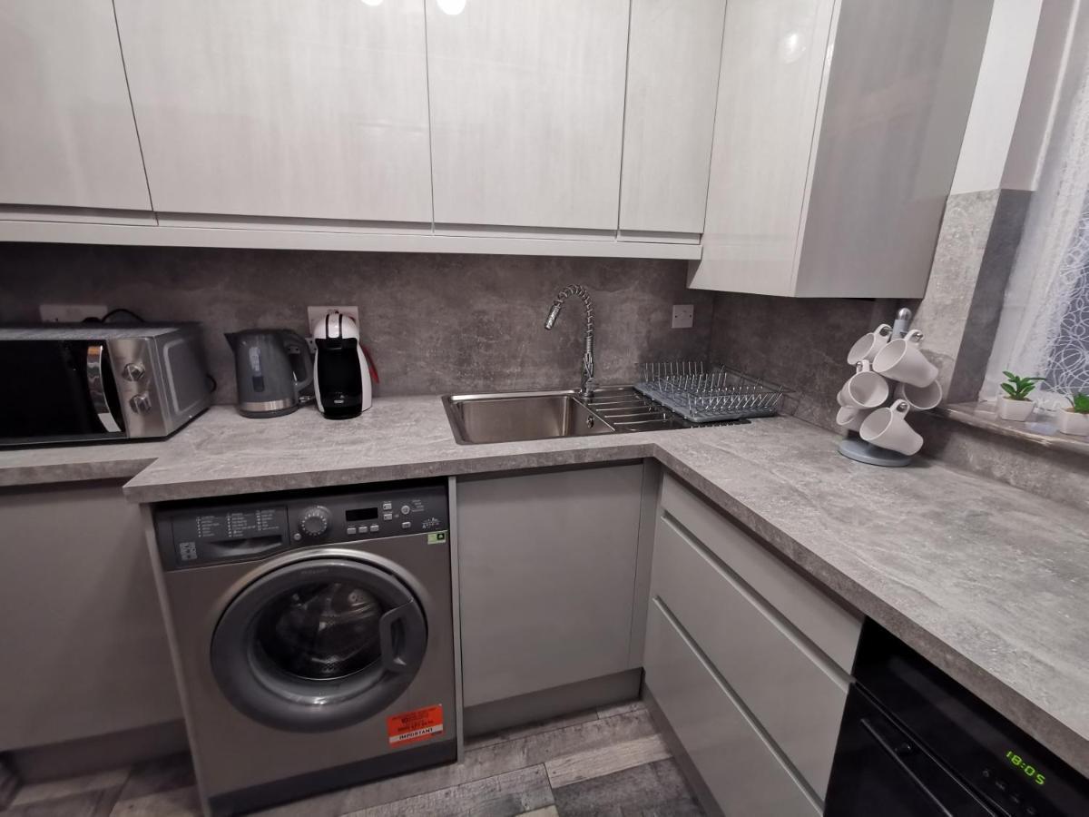 Palaz-2 bedroom flat Edmonton Kültér fotó