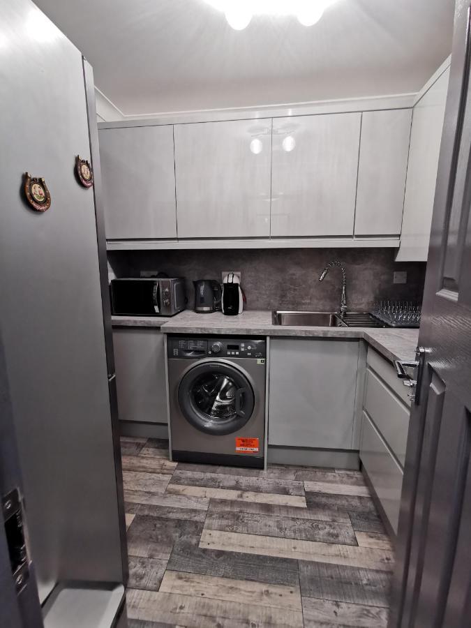 Palaz-2 bedroom flat Edmonton Kültér fotó