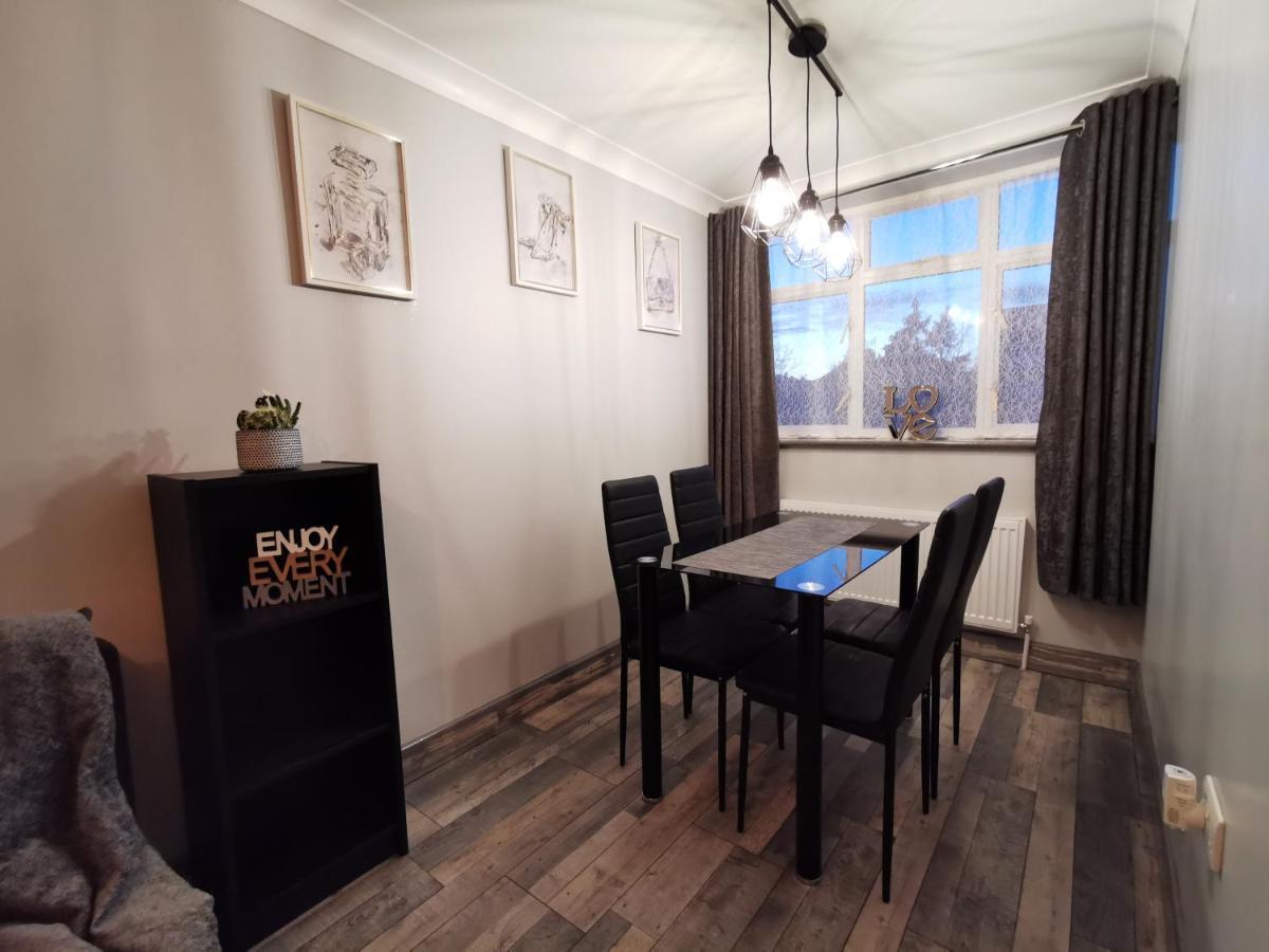 Palaz-2 bedroom flat Edmonton Kültér fotó