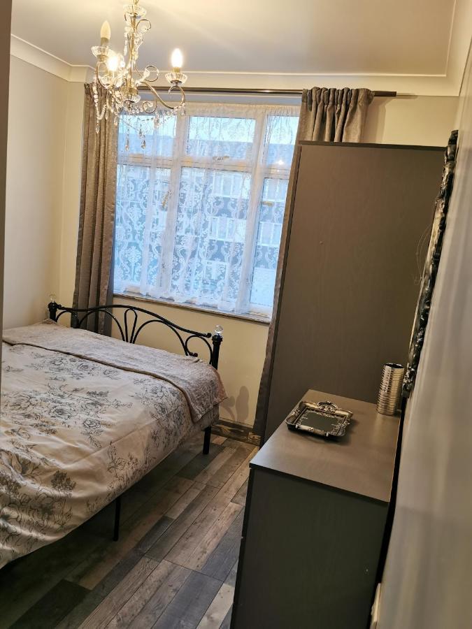 Palaz-2 bedroom flat Edmonton Kültér fotó