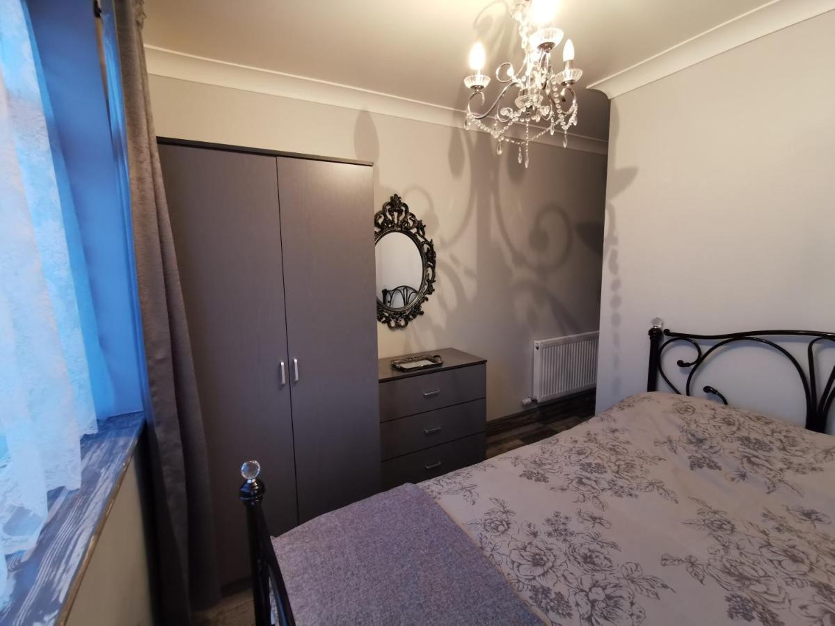 Palaz-2 bedroom flat Edmonton Kültér fotó