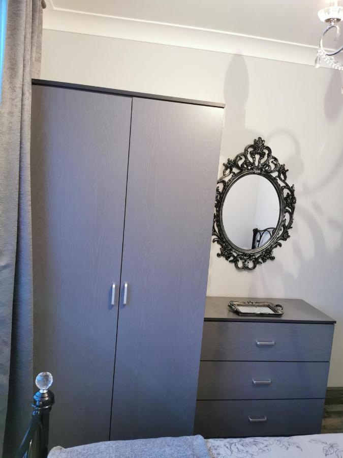Palaz-2 bedroom flat Edmonton Kültér fotó