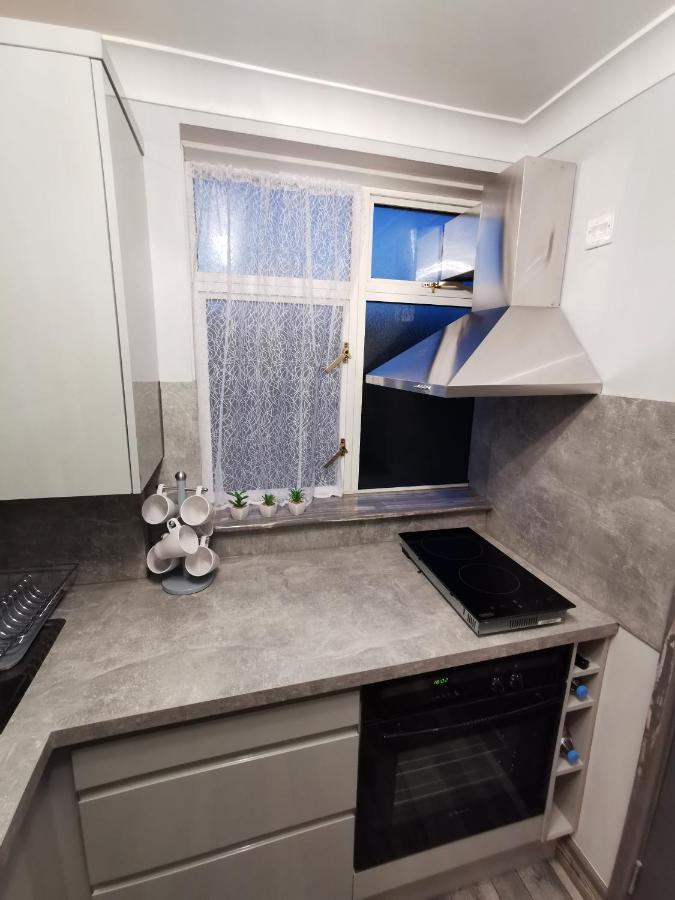 Palaz-2 bedroom flat Edmonton Kültér fotó
