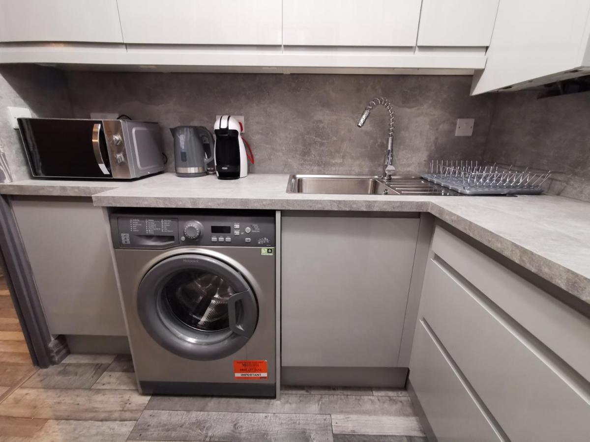 Palaz-2 bedroom flat Edmonton Kültér fotó