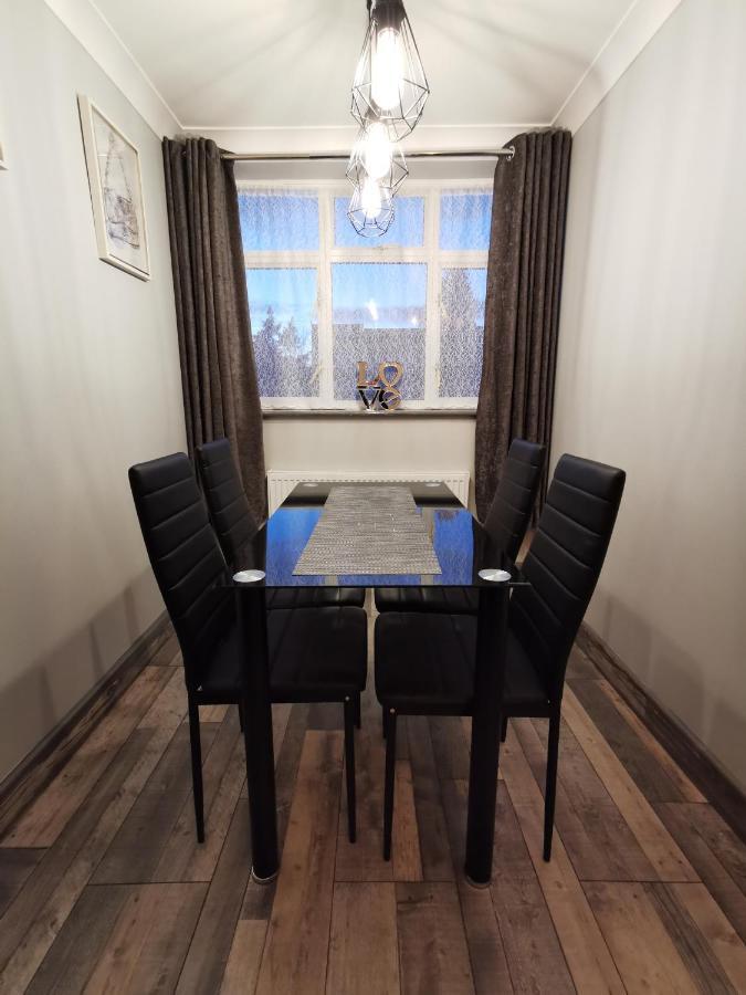 Palaz-2 bedroom flat Edmonton Kültér fotó